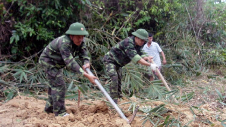 Tâm tình biên giới và hải đảo ngày 28/3/2015: Người lính biên phòng với bàn tay gân guốc, cầm cày cầm cuốc xây dựng rừng núi biên cương.