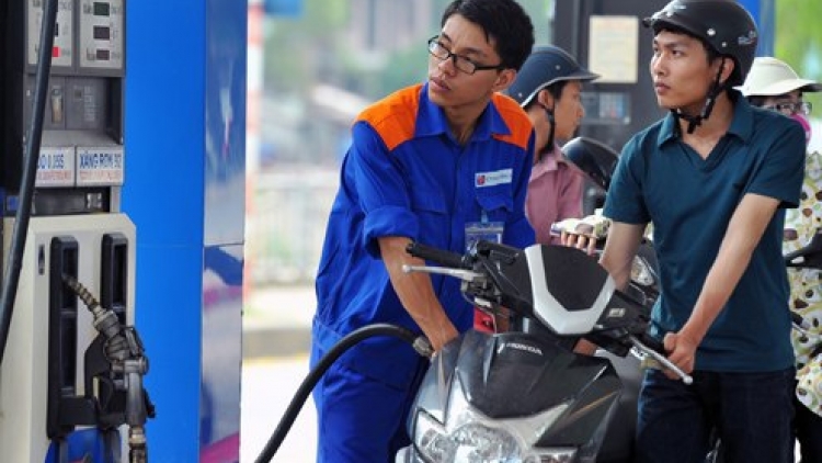 Điều hành giá xăng dầu trong bối cảnh hội nhập: Cần tuân thủ những nguyên tắc cơ bản của thị trường.