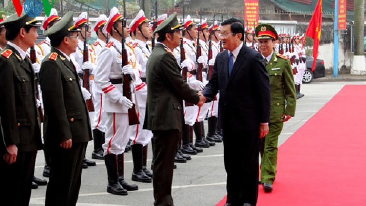Thời sự chiều ngày 03/03/2015: Chủ tịch nước Trương Tấn Sang thăm và làm việc tại Học viện Cảnh sát nhân dân - Cơ sở đào tạo và nghiên cứu khoa học có quy mô hàng đầu của lực lượng Cảnh sát Việt Nam.