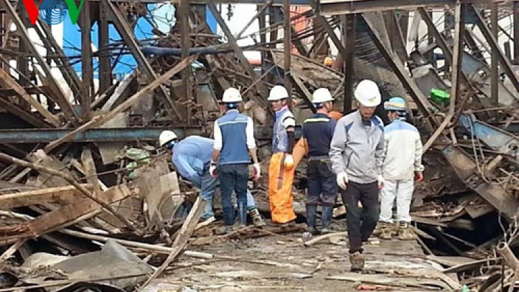 Thời sự đêm ngày 30/3/2015: Đề nghị tạm hoãn làm thủ tục xuất cảnh cho một số cán bộ, nhân viên của Công ty C&T Samsung Vietnam để phục vụ công tác điều tra vụ sập giàn giáo tại công trường Fomosa, Hà Tĩnh.