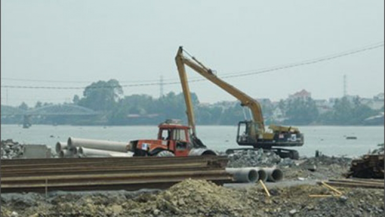 Theo dòng thời sự ngày 31/3/2015: Chỉnh trị dòng chảy sông liên vùng – không thể một địa phương tự quyết định.
