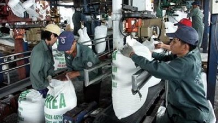 Nông nghiệp và nông thôn ngày 12/4/2015: Luật số 71 VAT về phân bón: Vẫn còn nhiều băn khoăn.