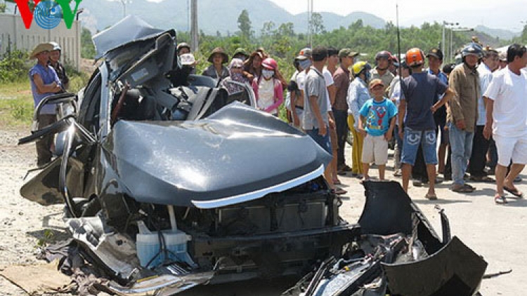 Thời sự chiều ngày 30/4/2015: Trong 3 ngày nghỉ lễ vừa qua, cả nước xảy ra 99 vụ tai nạn giao thông, làm 59 người chết và 62 người bị thương.