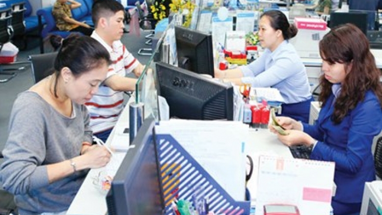 Kinh tế ngày 06/4/2015: Thu thuế xuất nhập khẩu qua ngân hàng thương mại – tiện ích và hiệu quả.