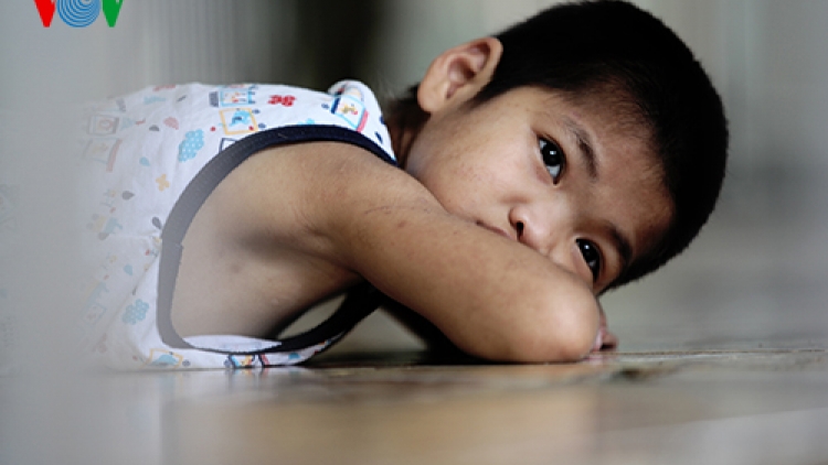 Thời sự chiều ngày 1/6/2015: Sau 25 năm thực hiện Công ước Liên hợp quốc về quyền trẻ em, chúng ta vẫn còn những thách thức trong công tác bảo vệ, chăm sóc và giáo dục trẻ em trong hình hình mới.
