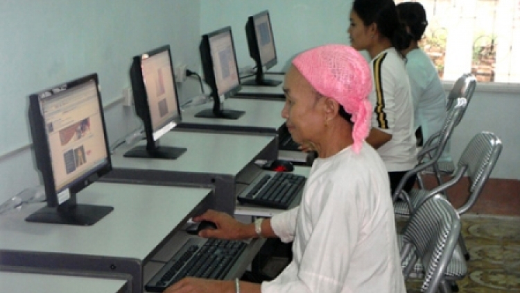 Ứng dung và chuyển giao khoa học công nghệ phát triển bền vững kinh tế - xã hội nông thôn và miền núi (Khoa học và công nghệ ngày 12/6/2015)