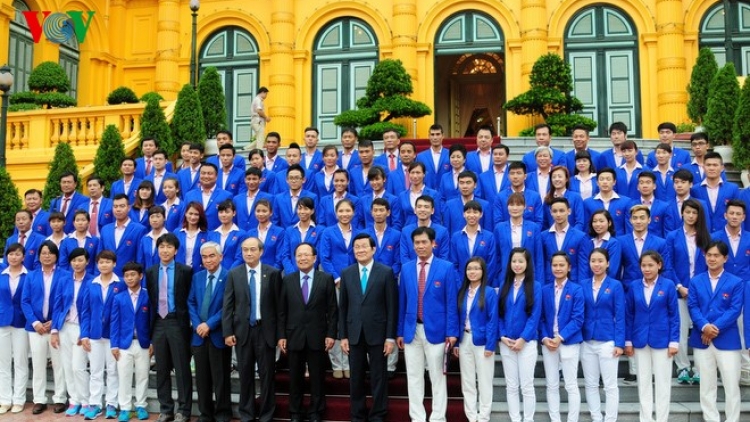 Thời sự đêm ngày 23/6/2015: Chủ tịch nước Trương Tấn Sang gặp mặt thân mật các huấn luyện viên, vận động viên tiêu biểu của Việt Nam dự SEA Games 28.