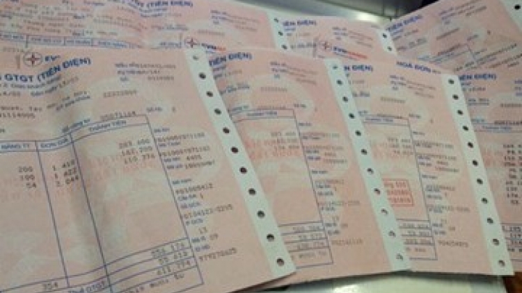 Hóa đơn tiền điện tăng đột biến : Nguyên nhân do đâu? (Theo dòng thời sự ngày 26/6/2015)