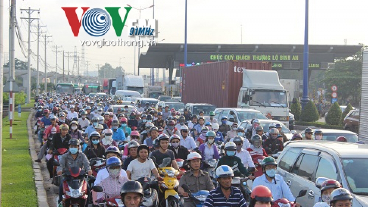 Thành phố Hồ Chí Minh nên chống kẹt xe từ những giải pháp đơn giản (Pháp luật và đời sống ngày 1/7/2015)