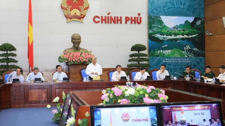 Thời sự đêm ngày 10/7/2015: Phó Thủ tướng Nguyễn Xuân Phúc khẳng định không có vùng cấm, không có góc khuất trong chống buôn lậu, với bất cứ tổ chức, cá nhân nào.