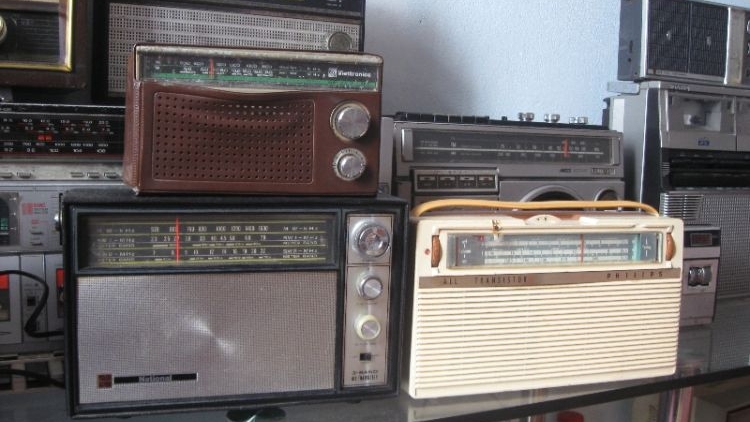 Vị thính giả 50 năm gắn bó với làn sóng Đài Tiếng nói Việt Nam và sở thích sưu tầm những chiếc đài.