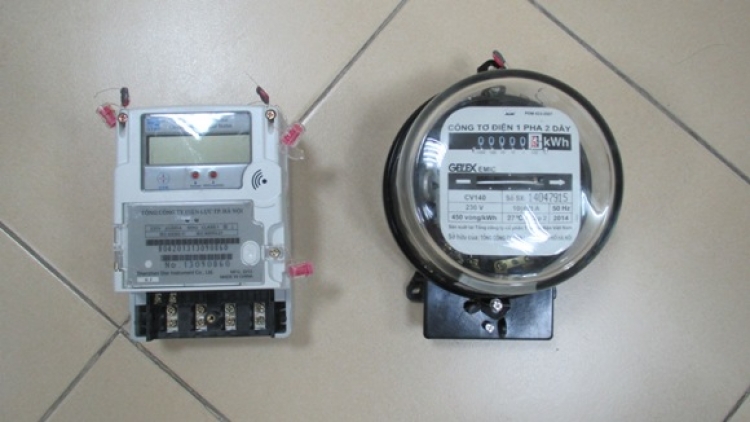 Từ việc hóa đơn tiền điện sai, nghĩ về việc hiện đại hóa công tác đo đếm, ghi chỉ số công tơ.