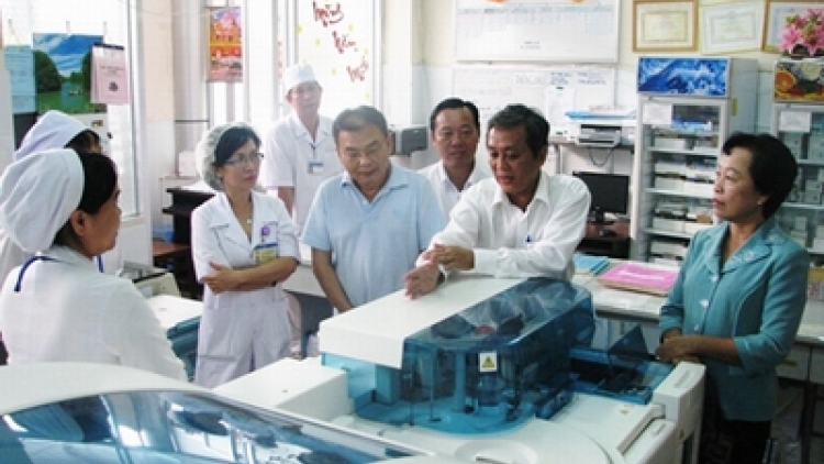 Chuyển giao kỹ thuật để giảm tải bệnh viện (Chính phủ với người dân ngày 9/7/2015)