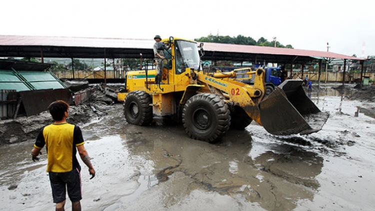 Thời sự trưa ngày 01/8/2015: Do mưa lũ không thể vận chuyển được than, hàng loạt nhà máy điện chỉ còn đủ than dự trữ từ 5 đến 20 ngày
