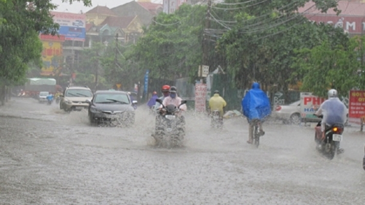 Thời sự chiều ngày 02/8/2015: Mưa to đến rất to đang bao trùm cả khu vực Bắc Bộ.
