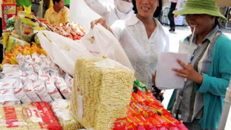 Thực tế tiêu dùng hàng Việt Nam ở một số địa phương (Kinh tế ngày 6/8/2015)