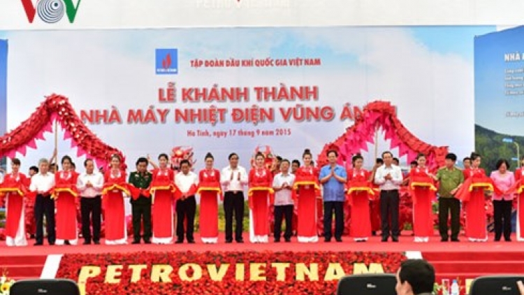 Thủ tướng Nguyễn Tấn Dũng dự lễ khánh thành nhà máy Nhiệt điện Vũng Áng 1 tại Khu kinh tế Vũng Áng, tỉnh Hà Tĩnh
