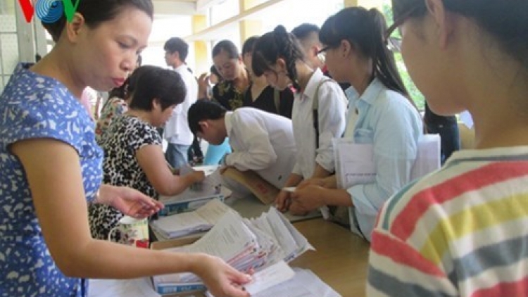 Kết thúc đợt 2 xét tuyển Đại học, Cao đẳng năm nay, các trường tốp dưới và dân lập vẫn ngóng chờ thí sinh.