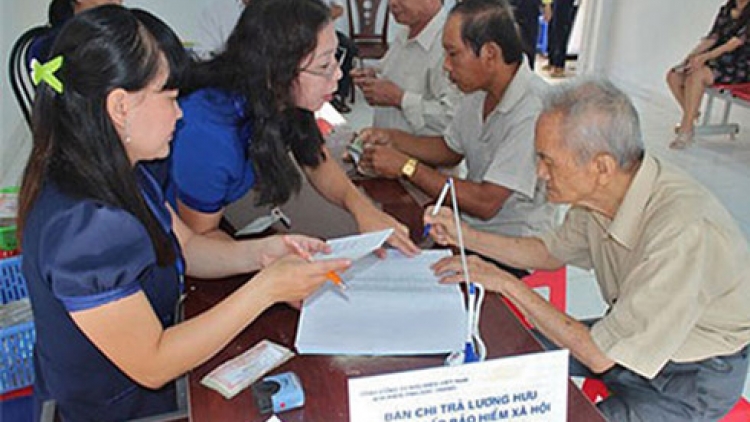 Không ít ý kiến trái chiều với phương án tăng tuổi nghỉ hưu của nam từ 60 lên 62 và đối với nữ tăng từ 55 lên 58 hoặc 60 (13/10/2016)