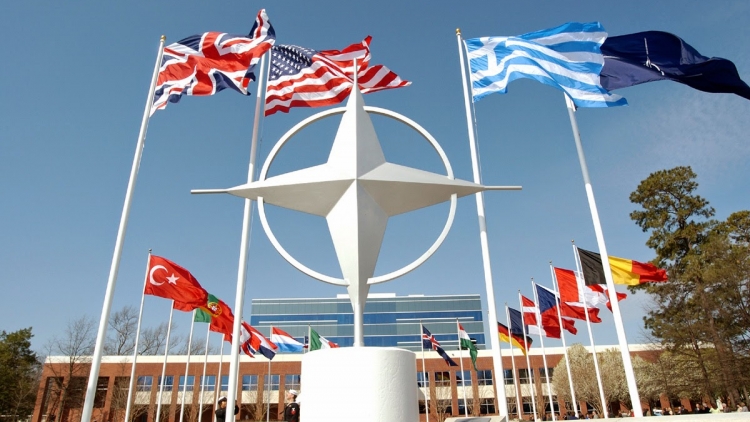 Cuộc đối đầu Nga - NATO chỉ là nắn gân nhau (30/10/2016)