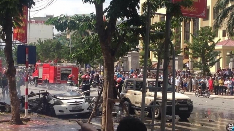Cơ quan điều tra công bố thông tin ban đầu về vụ nổ xe taxi tại thành phố Cẩm Phả, tỉnh Quảng Ninh trưa nay làm 2 người tử vong (Thời sự chiều 3/10/2016)