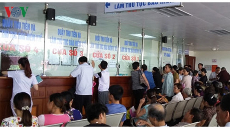 Dự kiến cuối năm nay bội chi Quỹ Bảo hiểm y tế có thể lên tới 5 nghìn tỷ đồng, dù vậy nguy cơ vỡ quỹ Bảo hiểm Y tế, Bảo hiểm xã hội sẽ không xảy ra. (Thời sự chiều 12/10/2016)