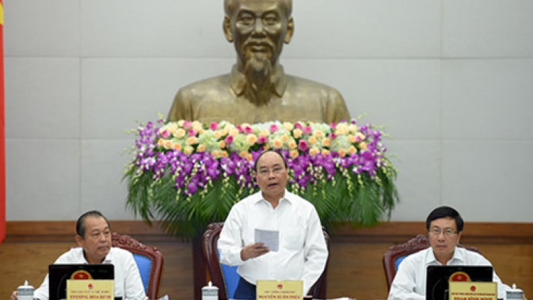 Thủ tướng Nguyễn Xuân Phúc yêu cầu các Bộ, ngành, địa phương nỗ lực để đạt mục tiêu tăng trưởng cả năm nay từ 6,3 đến 6,5% (Thời sự trưa 3/10/2016)