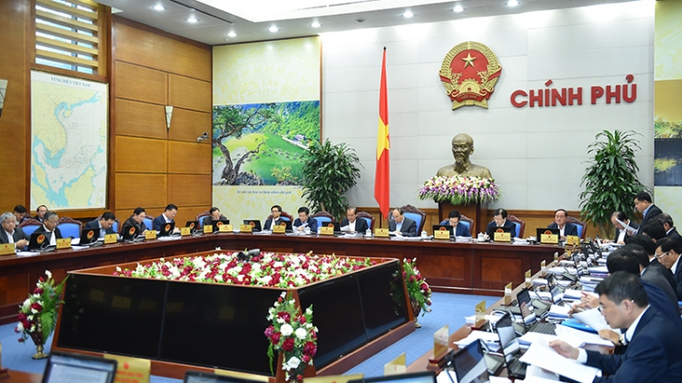 Bộ Nội vụ đề nghị khẩn trương bổ sung quy định về việc xử lý nghiêm cán bộ, công chức, viên chức vi phạm, kể cả khi đã thôi việc hay nghỉ hưu. (Thời sự chiều 29/11/2016)