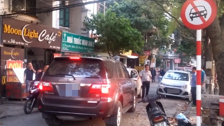 Bạn hữu đường xa: Ý kiến về đề xuất bỏ xe biển xanh, biển đỏ (26/12/2016)
