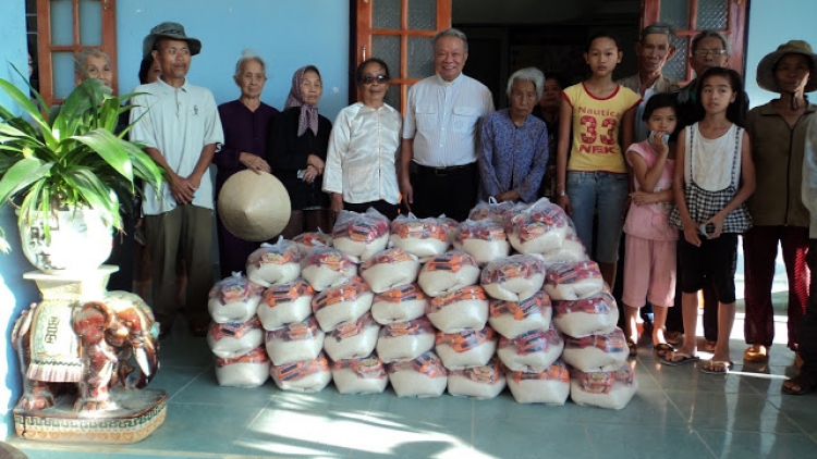 Giáng sinh hướng đến người nghèo (22/12/2016)