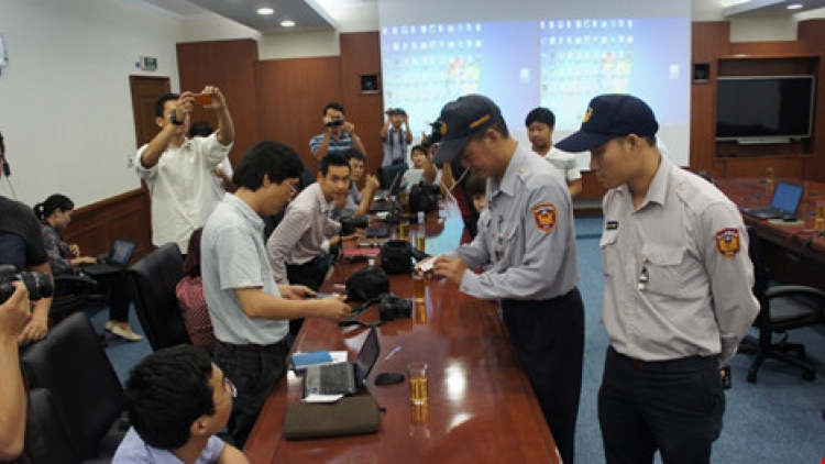 Chiều nay, Công ty Formosa Hà Tĩnh tổ chức họp báo liên quan đến những thông tin về việc xả thải ra biển. (Thời sự chiều 26/4/2016)