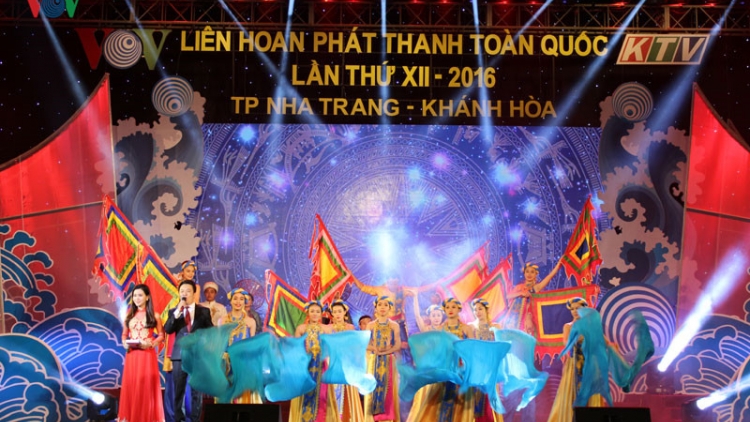 Bế mạc Liên hoan Phát thanh toàn quốc lần thứ 12 với chủ đề "Phát thanh hiện đại trên đa nền tảng" (Thời sự đêm 22/4/2016)