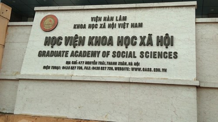 Viện Hàn lâm Khoa học Xã hội Việt Nam họp báo làm rõ thông tin về “lò sản xuất tiến sỹ” ở Học viện Khoa học Xã hội. (Thời sự chiều 22/4/2016)