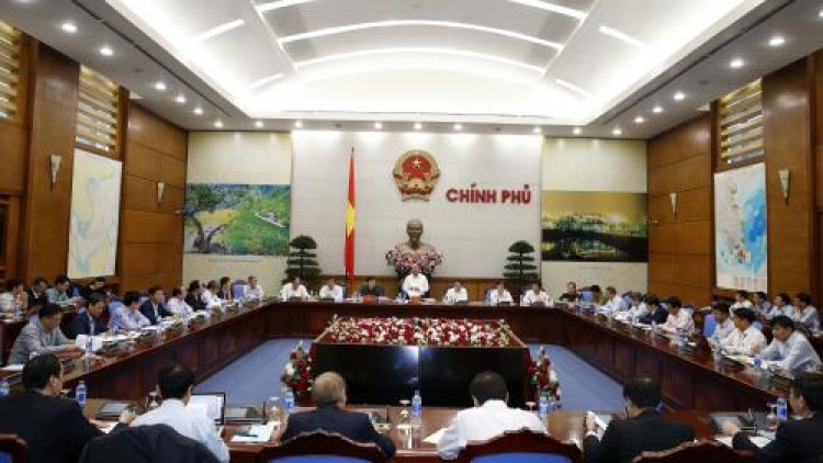 Chủ trì phiên họp thứ 7 của Ủy ban Quốc gia về biến đổi khí hậu, Thủ tướng Nguyễn Xuân Phúc yêu cầu các cấp, các ngành xác định rõ mức độ cực đoan về biến đổi khí hậu, đồng thời dựa vào nhân dân để nâng cao hiệu quả ứng phó với biến đổi khí hậu. (Thời sự chiều 19/4/2016)
