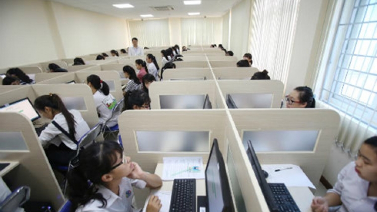 Bắt đầu thi đợt 1 kỳ thi đánh giá năng lực để tuyển sinh vào Đại học Quốc gia Hà Nội năm 2016 (Thời sự trưa 5/5/2016)