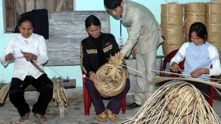 Khó khăn việc làm sau đào tạo nghề (01/5/2016)