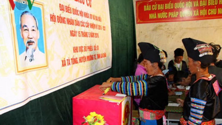 Rộn ràng ngày hội bầu cử sớm tại huyện Mường Tè, tỉnh Lai Châu và các đảo thuộc huyện đảo Trường Sa, tỉnh Khánh Hòa. (Thời sự trưa 15/5/2016)