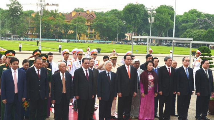 Lãnh đạo Đảng, Nhà nước vào Lăng viếng Chủ tịch Hồ Chí Minh nhân kỷ niệm 126 năm ngày sinh của Người (Thời sự chiều 19/5/2016)