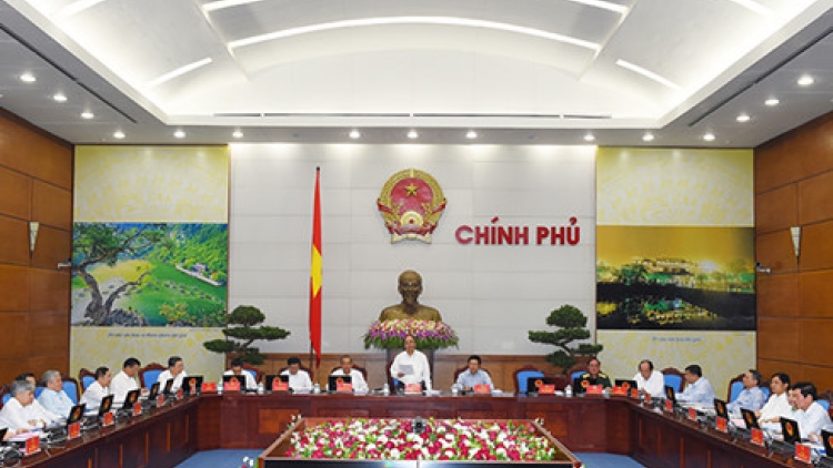 Lần đầu tiên, vấn đề xây dựng, hoàn thiện các văn bản pháp luật được Chính phủ thảo luận trước khi thảo luận về tình hình kinh tế xã hội (Thời sự trưa 1/6/2016)