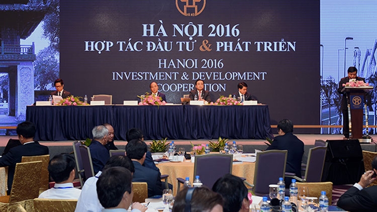 Thủ tướng Nguyễn Xuân Phúc dự Hội nghị xúc tiến đầu tư vào Hà Nội, yêu cầu Thủ đô trở thành trung tâm khởi nghiệp của cả nước. (Thời sự chiều 04/6/2016)