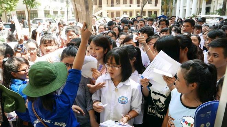 Ngày mai, gần 888 nghìn thí sinh tham dự kỳ thi Trung học phổ thông Quốc gia năm nay. (Thời sự đêm 29/6/2016)