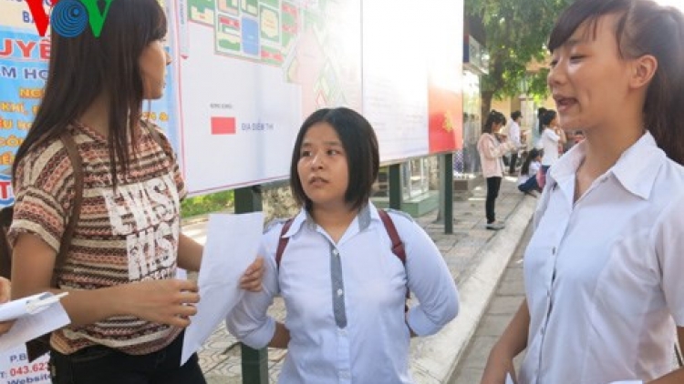 Hà Nội: Tuyển sinh trực tuyến còn nhiều bất cập. (22/6/2016)