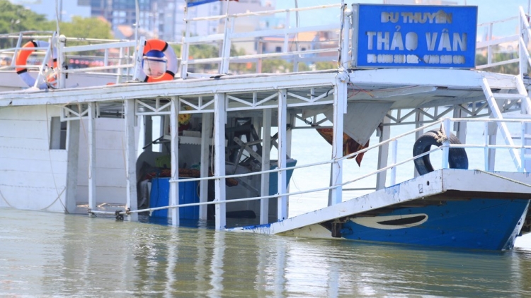 Thành ủy Thành phố Đà Nẵng yêu cầu cách chức giám đốc và phó giám đốc Cảng vụ đường thủy nội địa Đà Nẵng. (Thời sự trưa 8/6/2016)