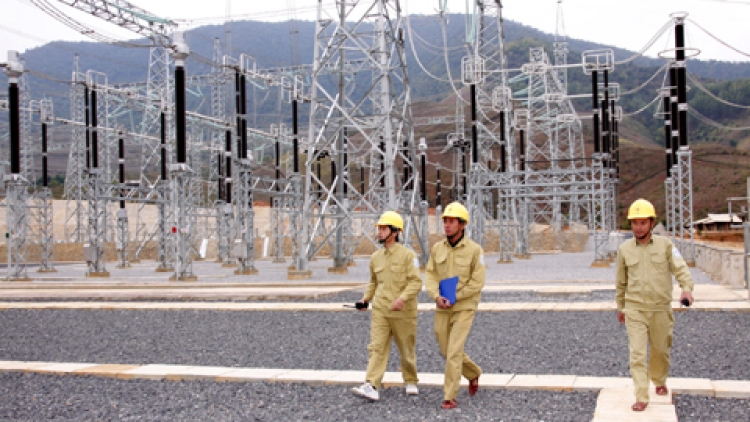 Tổng công ty truyền tải điện quốc gia với các giải pháp đảm bảo an toàn hệ thống truyền tải điện và an toàn điện mùa mưa bão. (15/7/2016)