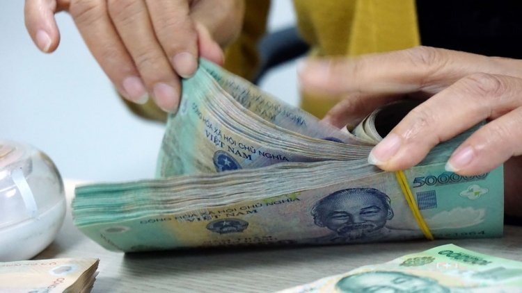 Phương án tăng lương tối thiểu vùng năm 2017 sẽ tiếp tục được thảo luận tại Phiên họp tiếp theo của Hội đồng Tiền lương Quốc gia vào đầu tháng 8 tới (Thời sự trưa 21/7/2016)