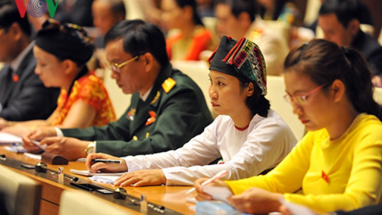 Những ngày thử thách đầu tiên của đại biểu (21/7/2016)