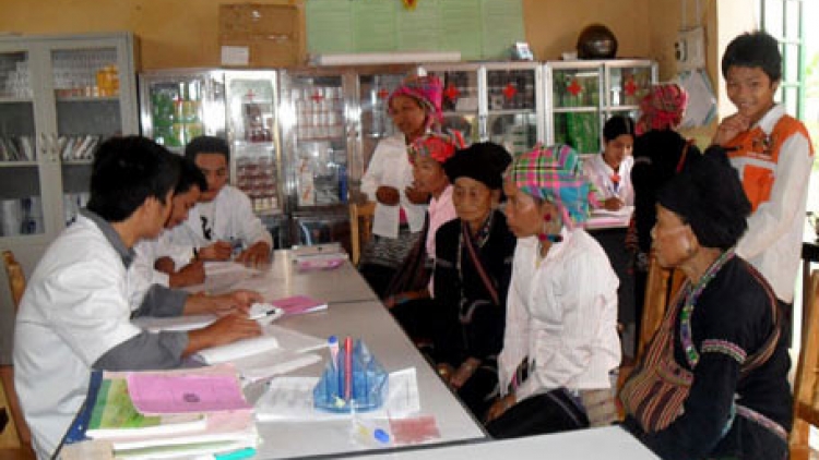 Thu hút người tham gia bảo hiểm y tế bằng chế độ khám, chữa bệnh (22/8/2016)
