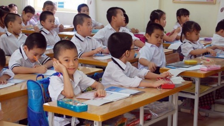 Bộ Giáo dục và Đào tạo công bố Dự thảo Thông tư 30 sửa đổi, bổ sung về đánh giá học sinh tiểu học với nhiều nội dung quan trọng. (Thời sự trưa 27/8/2016)