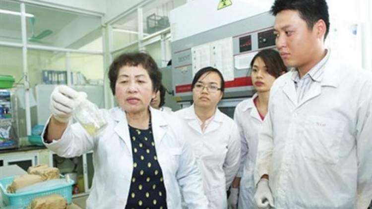 Tâm sự của người phụ nữ đam mê nghiên cứu khoa học (19/8/2016)