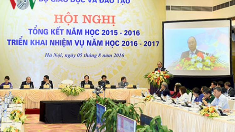 Thủ tướng Nguyễn Xuân Phúc nêu rõ: Muốn xây dựng đất nước bền vững phải lấy giáo dục làm đầu, vì thế toàn ngành giáo dục và các địa phương phải tiếp tục đổi mới toàn diện, tạo nền tảng cho sự phát triển